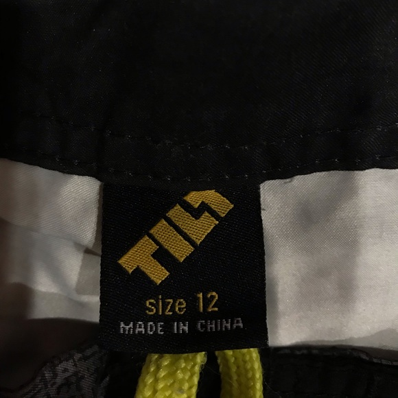 2 x BOYS BOARDIES. LIKE NEW BOTH SIZE 12 - Picture 3 of 4